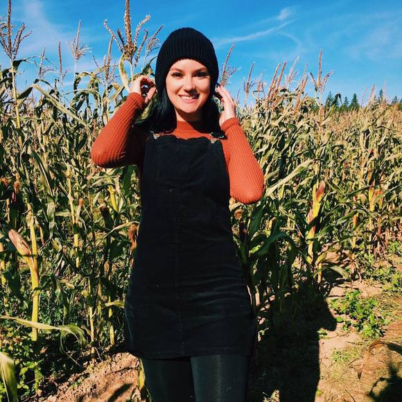 Meet your Posher, Sarah - Picture 1 of 1